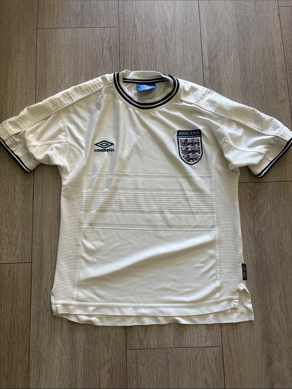 Vintage England 🏴󠁧󠁢󠁥󠁮󠁧󠁿 1999-2000 Jersey Youth XL or Woman’s Small